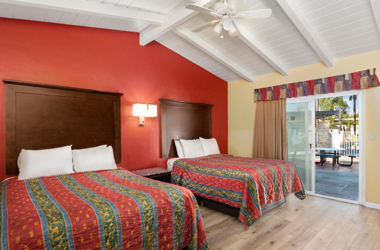 Fallbrook Country Inn Εξωτερικό φωτογραφία