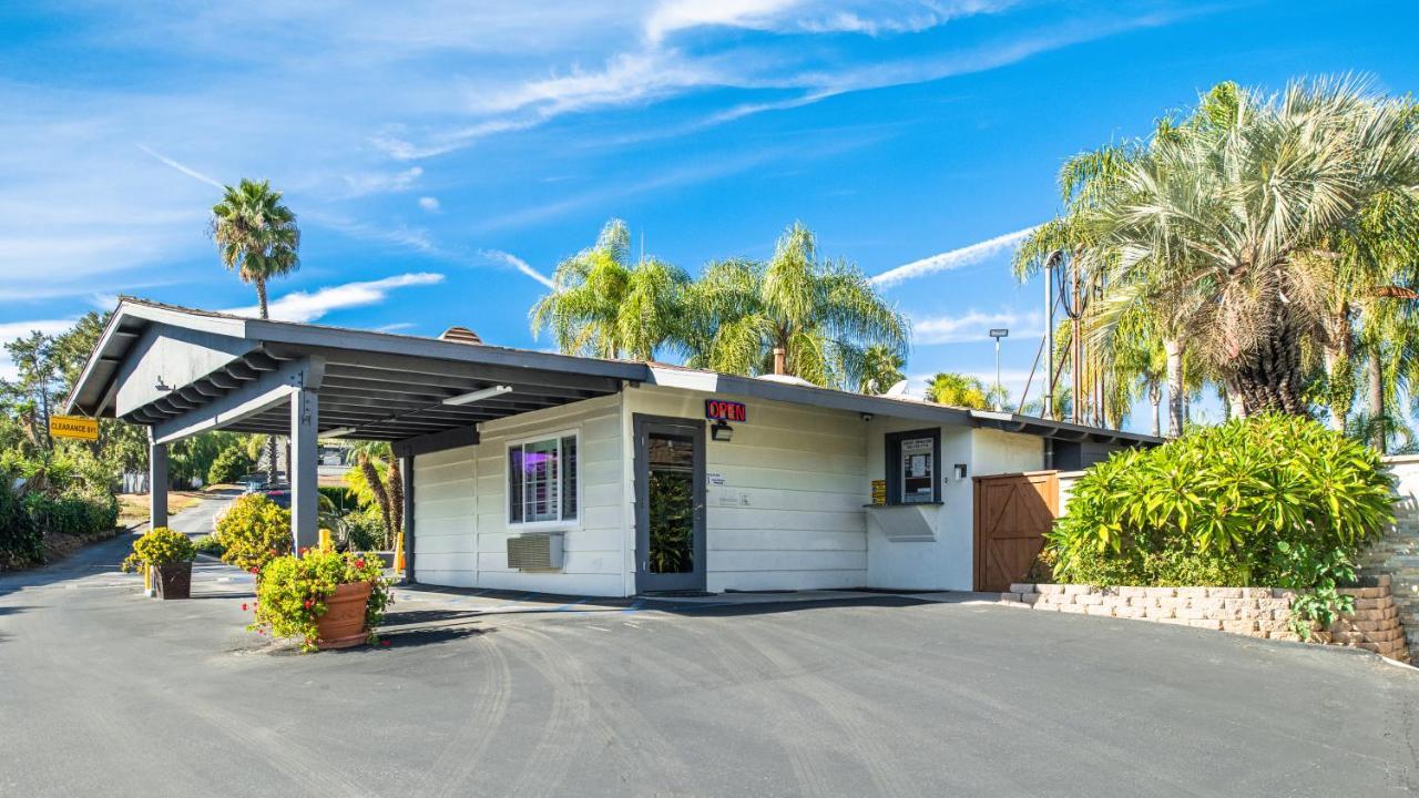 Fallbrook Country Inn Εξωτερικό φωτογραφία